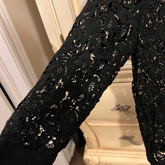 Aritzia Wilfred lace sweater size Medium - Picture 3 of 4